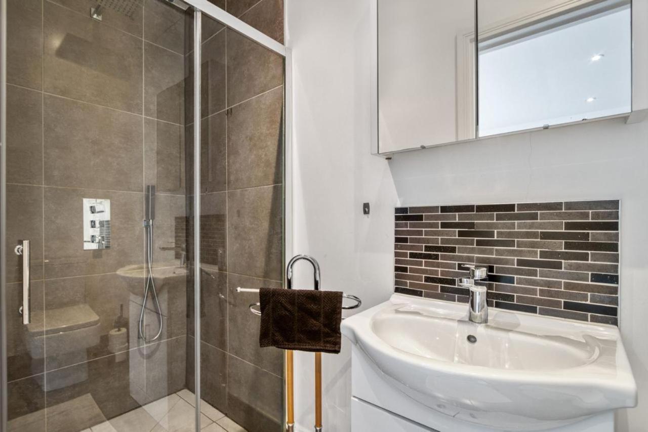 Luxurious Hidden Gem In Wandsworth Lejlighed London Eksteriør billede